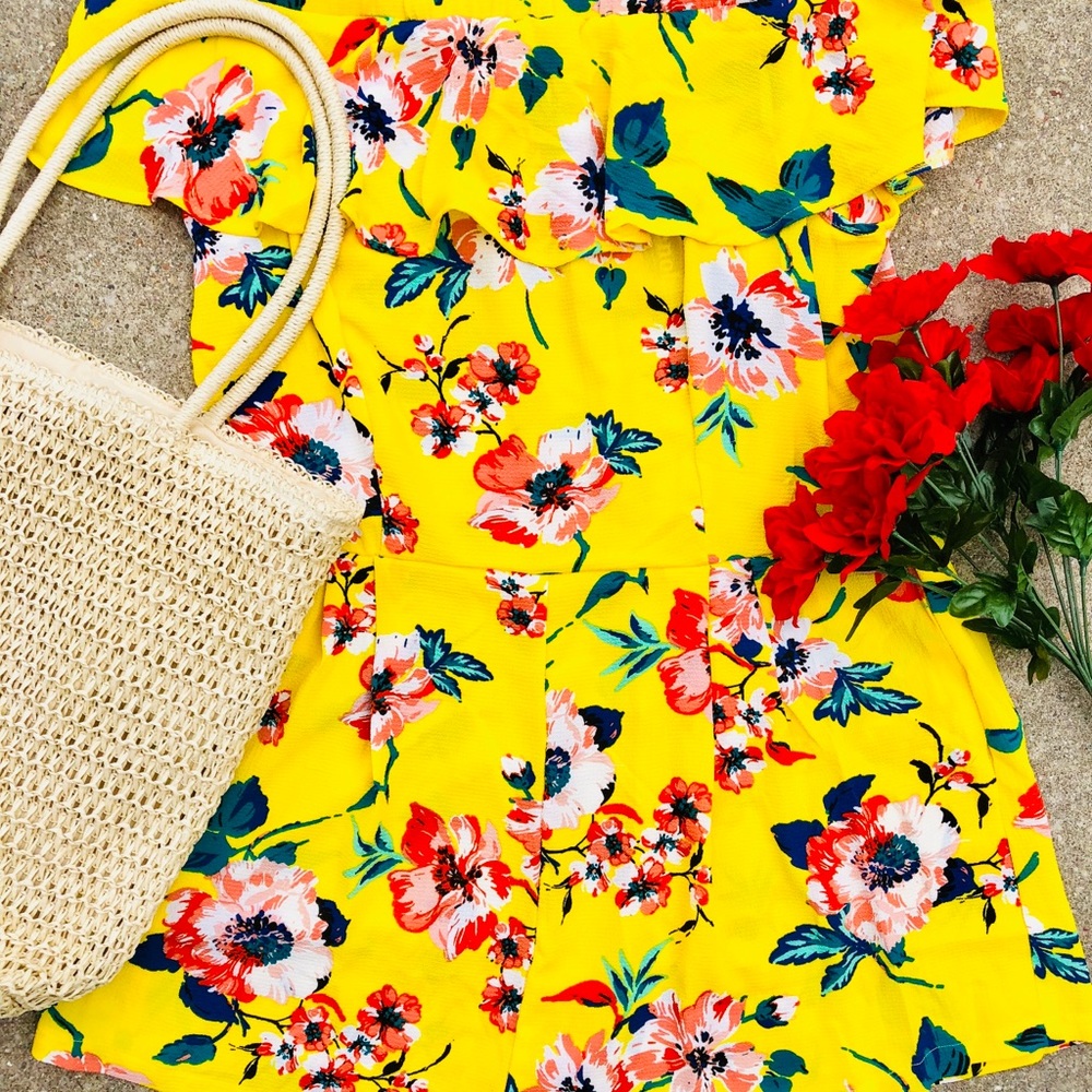 HP ⬇️ $49 3X Floral Romper